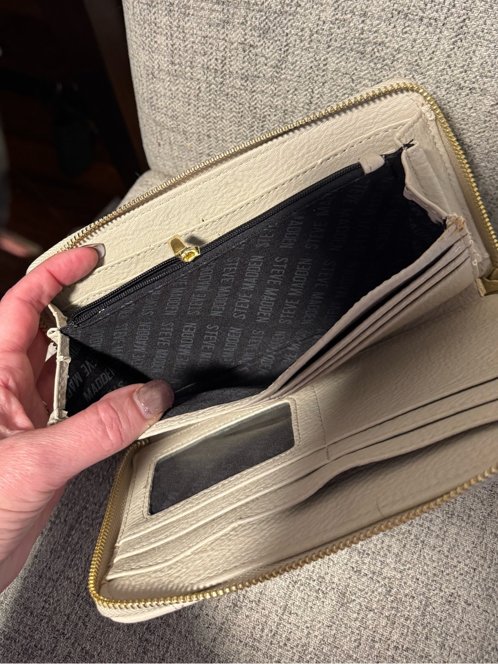 Steve Madden Wallet - Picture 4 of 7